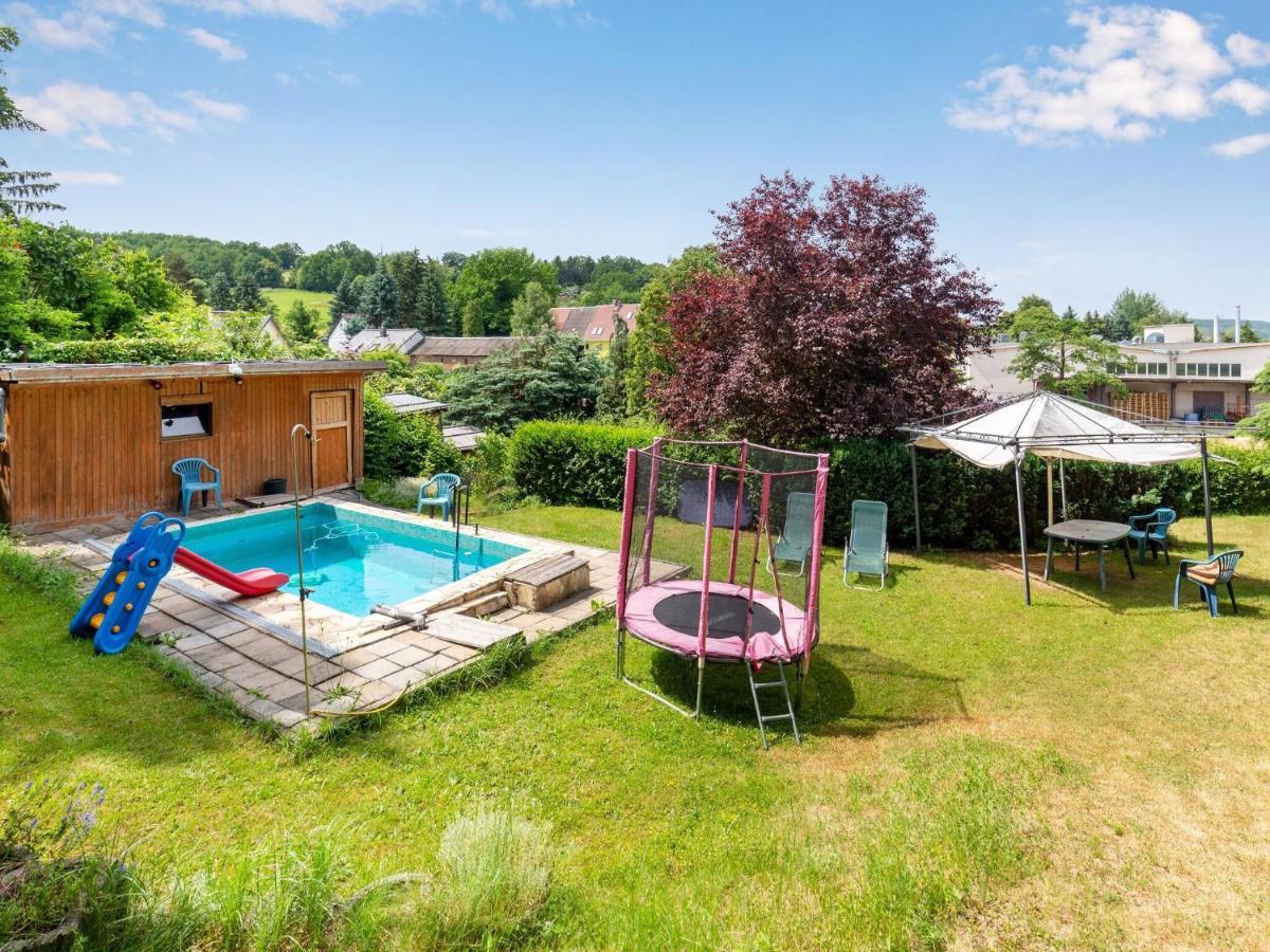 In With Pool In The Garden